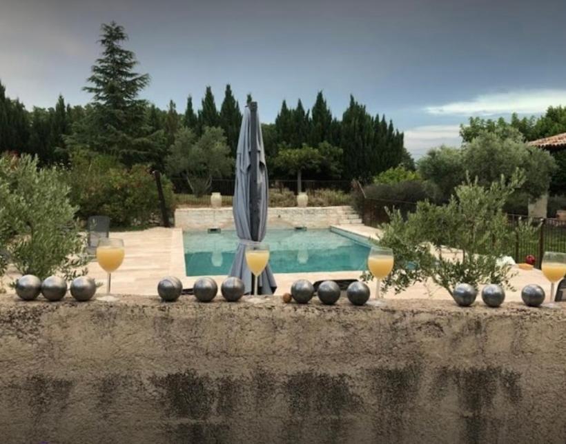 Bastide Campagne Canal Cucuron Buitenkant foto